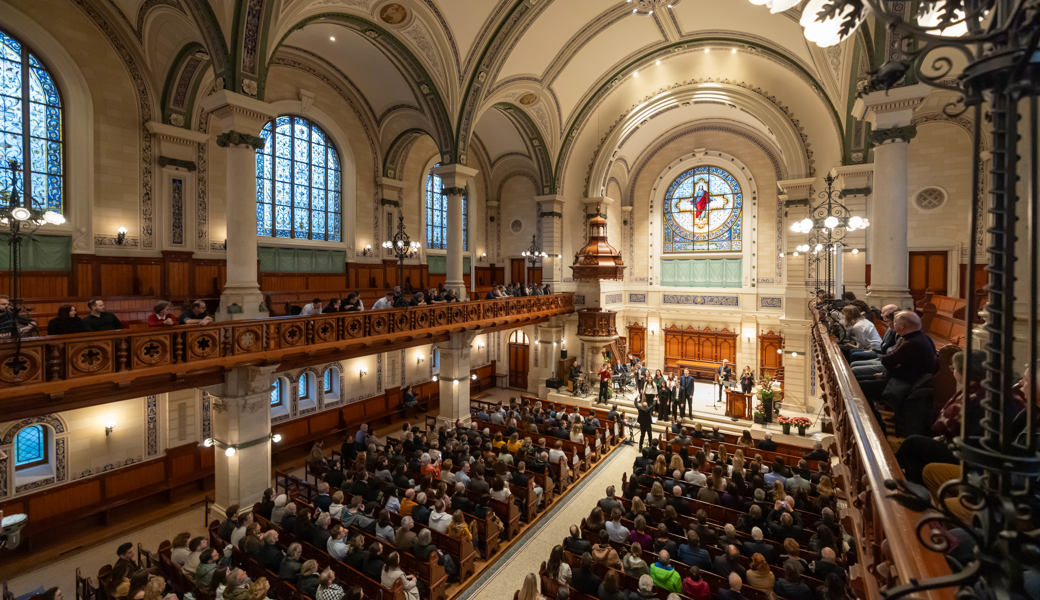 73 Diplomandinnen und Diplomanden konnten in der Kirche Linsebühl in St.Gallen ihre Diplome entgegennehmen.