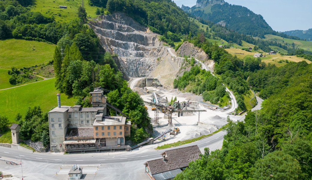 Man ist sich einig: Die Zukunft des Steinbruchs in Starkenbach liegt in einer AG.