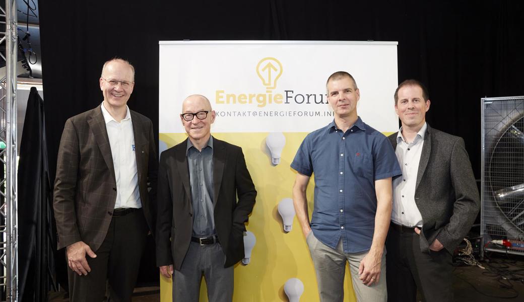 Moderator Urs Brunner und die Referenten David Bosshart, Matthias Berthold und Stefan Bertsch (von links). 