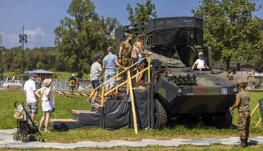 Zwischen Panzer und Feuerwehrauto: Die Armee an einem Familienanlass?