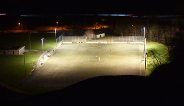 LED statt Halogen überm Fussballfeld: «Als spielte man am Tag»