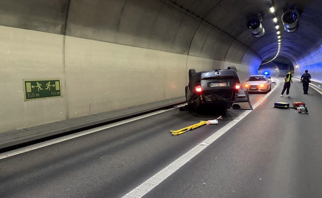 Ein Verletzter: Wattwiltunnel nach Unfall eineinhalb Stunden gesperrt