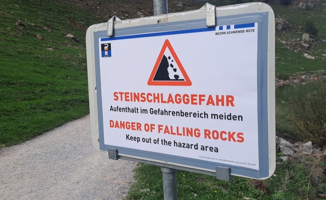 Steinschlag-Gefahr: Gesteinsbrocken abgestürzt