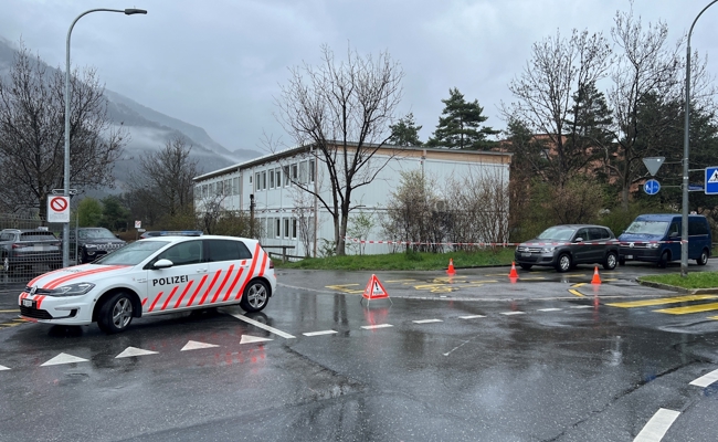 Schule abgeriegelt: Polizeieinsatz wegen Amokdrohung