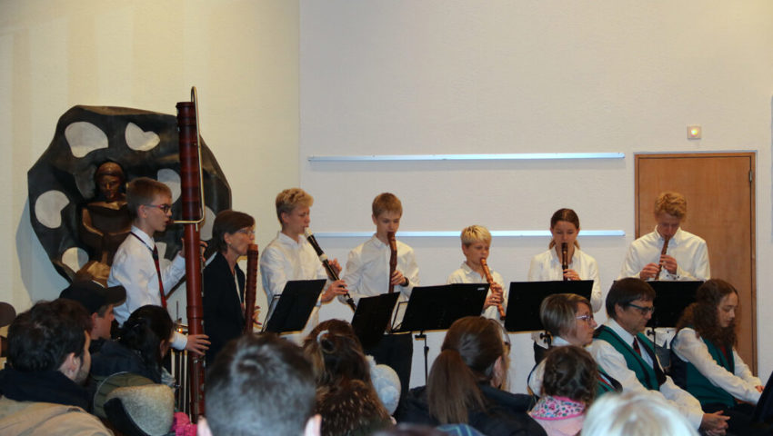  Die Flauteenies der Musikschule Werdenberg im Einsatz. 