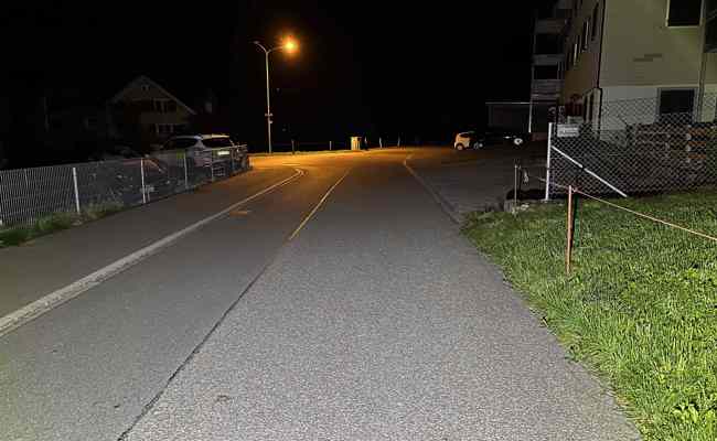 Mit Roller über Fuss gefahren und geflohen: Zeugen gesucht