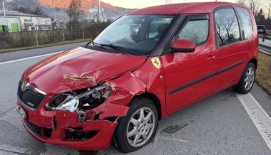 Langer Stau nach Auffahrunfall auf Autobahn im Morgenverkehr