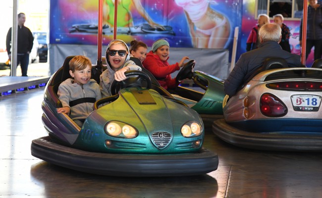 Müssen Schulkinder trotz Jahrmarkt durchbüffeln? Petition gestartet