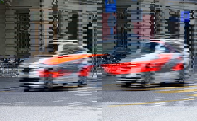 Unbekannte reissen 78-Jährigem die Uhr vom Handgelenk und flüchten