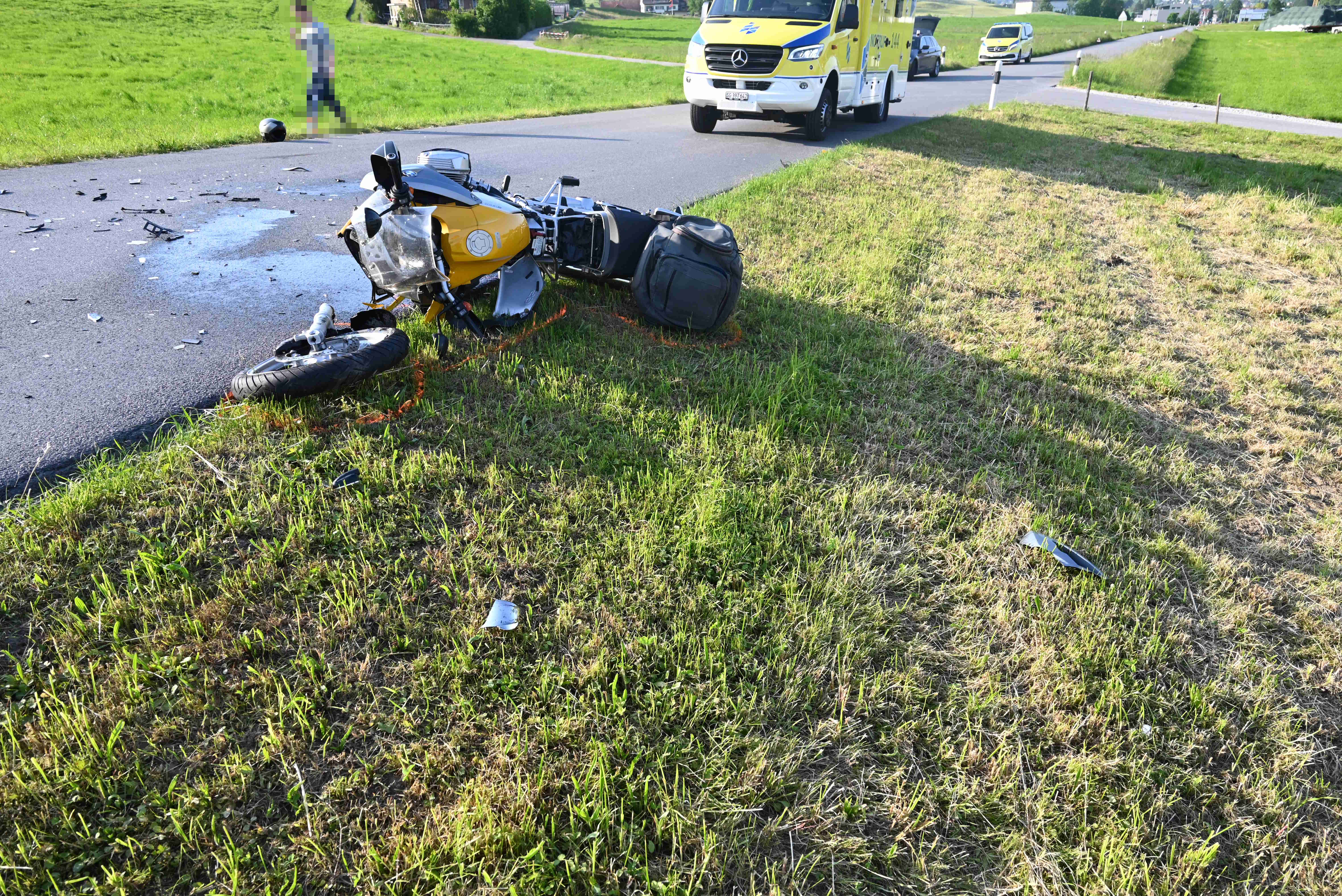 Nur 75 Meter neben Unfallstelle kommt es zu einer Frontalkollision