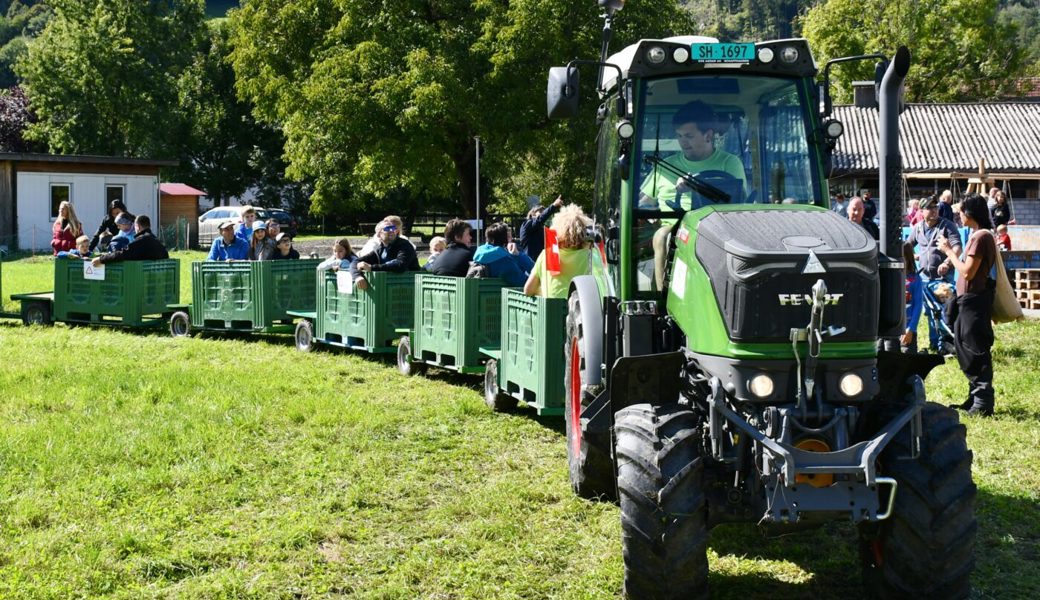  Bei Familie Tischhauser in Sevelen konnten die Besucher einen etwas anderen Zug besteigen. Bilder: Ramona Riedener