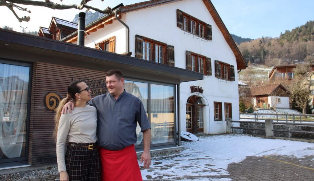  Haben ihr Glück in Oberschan gefunden: Josip und Sventanca Rendulic, seit fast vier Monaten die neuen Gastgeber des Restaurants Mühle. 