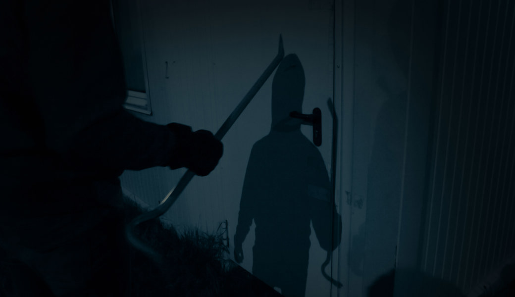 Die Täter verschafften sich über den Balkon Eintritt in die Räumlichkeiten