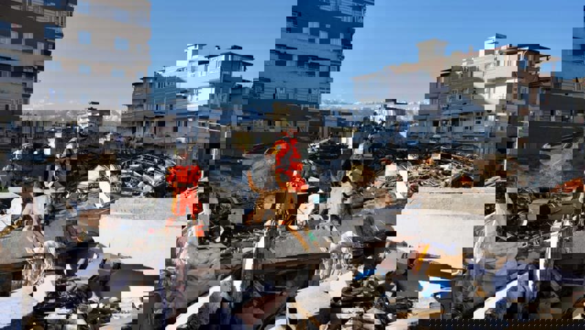  Mitarbeiter der Schweizer Rettungskette im Einsatz nach dem Erdbeben in der Türkei. 