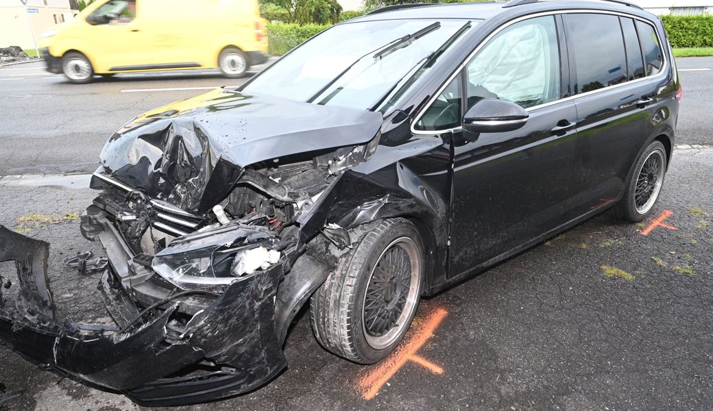 Es entstand Sachschaden im Wert von mehreren zehntausend Franken.
