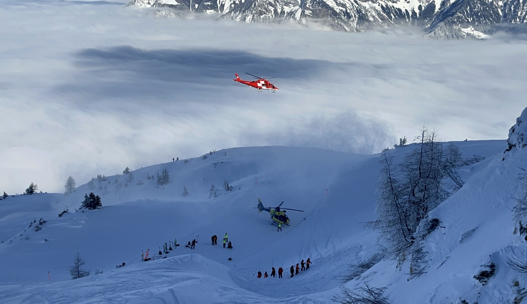 Der Lawinenkegel wurde gründlich abgesucht.