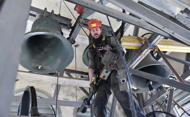 Sanierungsarbeiten: Die Uhr steht still und die Grabser Kirchenglocken sind verstummt