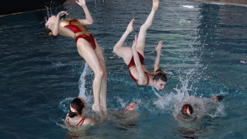  Frauenpower in der Kategorie Junioren 1: Das Team vom SC Flös Buchs brachte mit Akro-Elementen an den Regionalmeisterschaften das Publikum zum Staunen. 