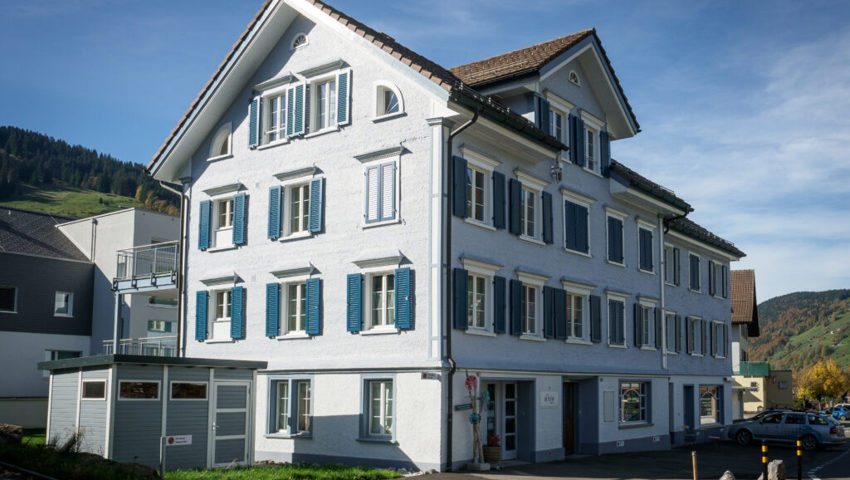  Die Bücherpause findet sich in diesem blauen Haus an der Dorfstrasse in Unterwasser. 