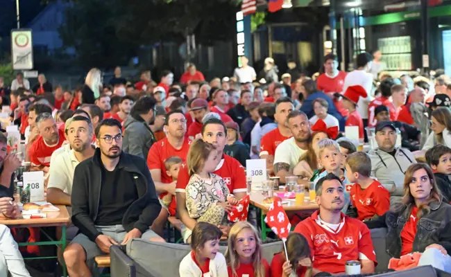 Public Viewing um 3 Uhr morgens war nach einer halben Stunde ausverkauft!