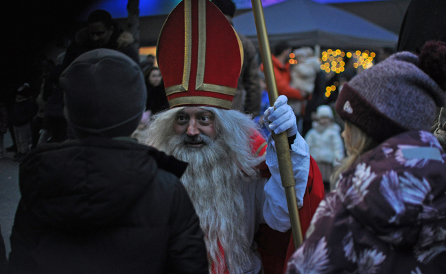 Grosser Empfang für die Samichläuse und Schmutzlis: Die Menschen kamen in Scharen