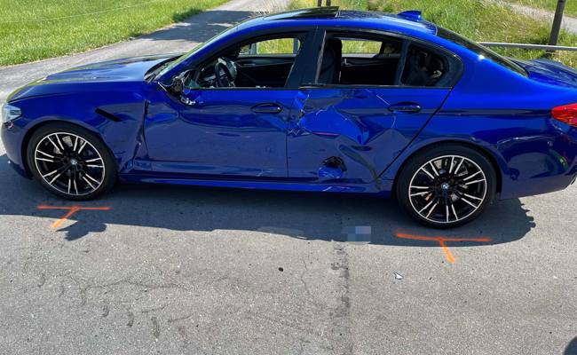 16-jähriger Motorradfahrer nach Zusammenprall mit Auto unbestimmt verletzt