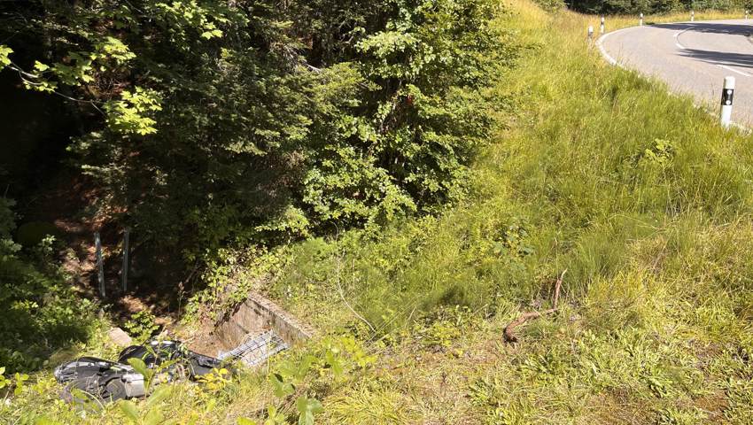 Beim Unfall entstand Sachschaden in Höhe von mehreren tausend Franken.