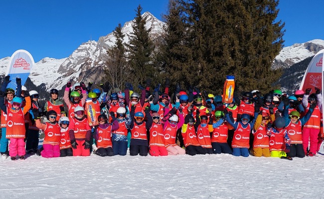 Schulkindern einen Sporttag ermöglicht