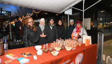Soroptimistinnen setzen ein Zeichen gegen Gewalt an Frauen