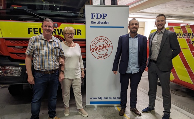 FDP besucht Feuerwehr und stellt kritische Fragen
