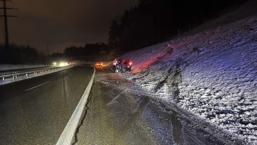 Bei Goldach verlor ein Fahrer die Kontrolle über sein mit Sommerreifen bestücktes Auto.