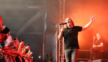 Das grosse Heimkonzert: Megawatt versprüht Rockpower im Festzelt