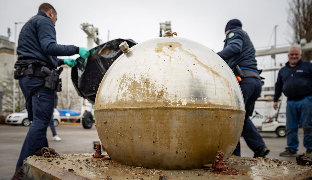 Geheimnis gelüftet: Die verschwundene Gin-Kugel wurde auf dem Grund des Bodensees vor Romanshorn gefunden