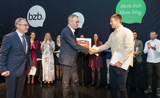Meilenstein für 30 Diplomanden am BZB