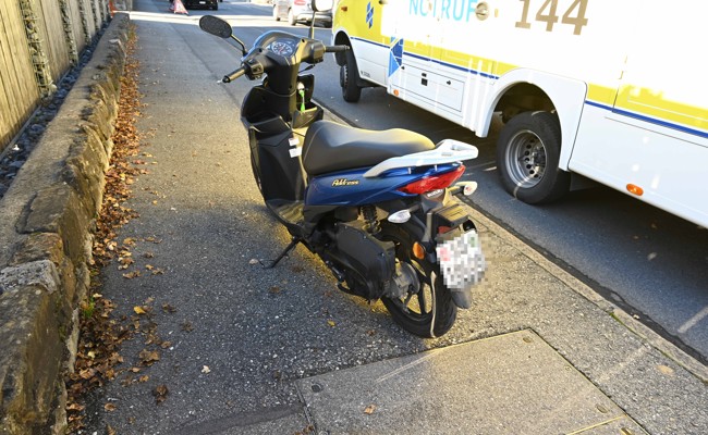 76-Jähriger verletzt sich bei Selbstunfall mit Motorrad