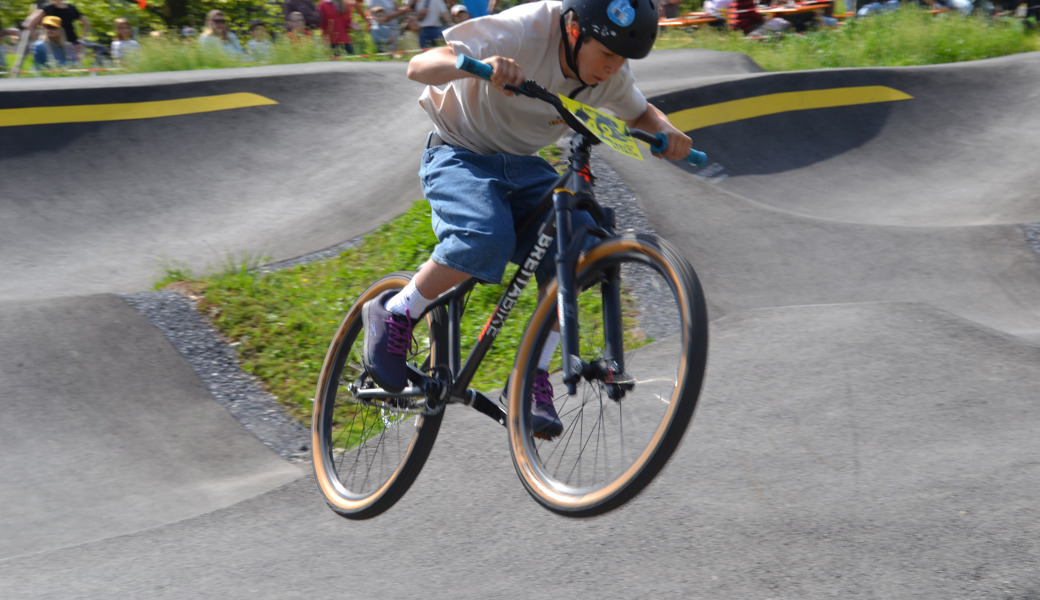 Jump’n'Roll auf dem Pumptrack.