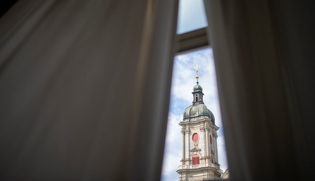 Unter der Stiftskirche schlummern die Überrester ihrer Vorgänger. Von 1963 bis 1967 wurden sie untersucht.