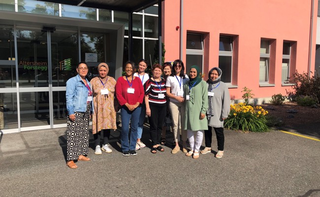 Deutschgruppe zur Integration im Altersheim zu Besuch