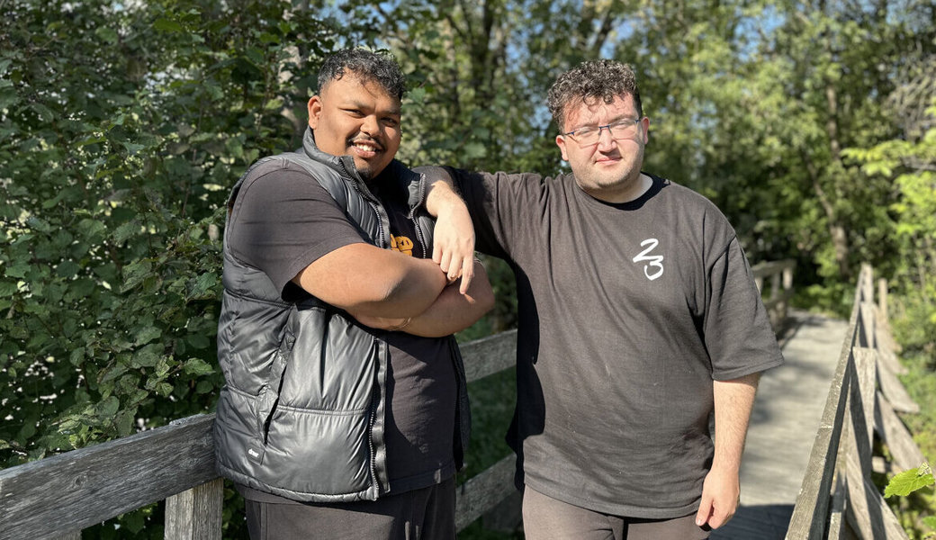 Das Ziel fest im Blick: Adscheien Gopalasingam (links) und Mike Marzo wollen auf TikTok hoch hinaus. (Bild Lukas Mutzner)