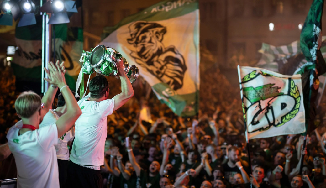 «Hopp Sanggalle!»: Zehntausende feiern den Kübel bis in die frühen Morgenstunden