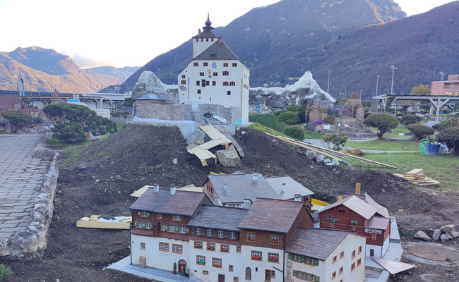 Ein grosses Schloss im Kleinformat