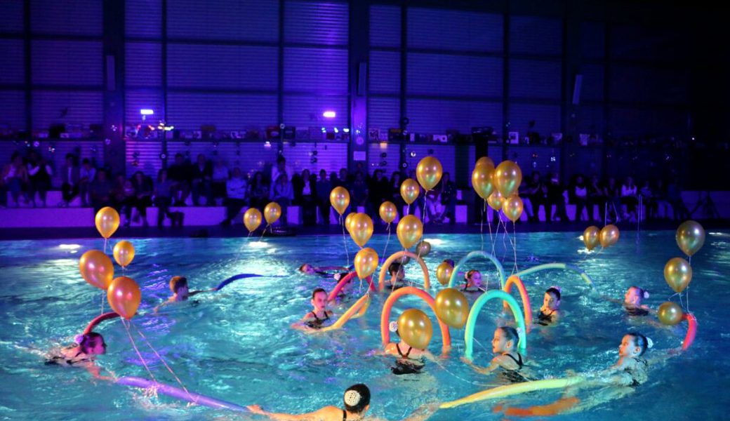  Von den jüngsten bis zu den ältesten Synchronschwimmerin des Vereins SC Flös Buchs: Alle gaben an den drei Vorstellungen vollen Einsatz und sorgten so, dass die Gala ein voller Erfolg wurde. 