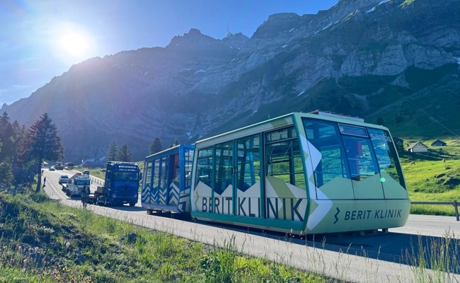 Abschied vom Säntis: Die alten Gondeln verlassen die Schwägalp