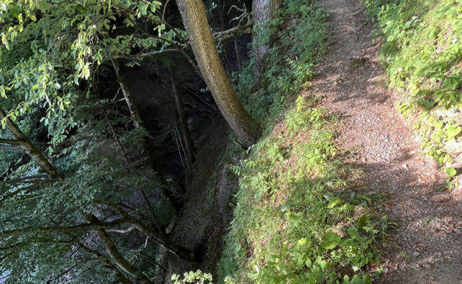 Tödlicher Bergunfall: Wanderin stolperte und stürzte rund 15 Meter in die Tiefe