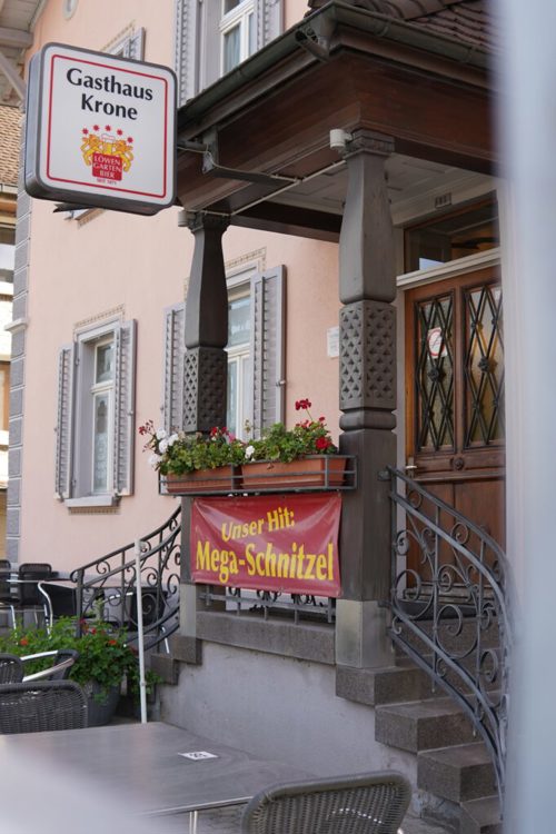 Die «Krone» ist unter den Gästen für ihr Mega-Schnitzel bekannt. Die «Krone» ist unter den Gästen für ihr Mega-Schnitzel bekannt.