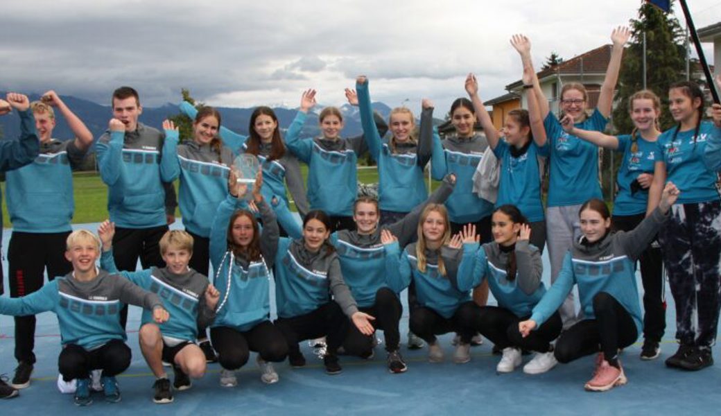  Die Sennwalder Jugi freut sich völlig zu Recht: Erneut resultierte am Kantonalen Jugendturnfest ein zweiter Platz im dreiteiligen Wettkampf. 
