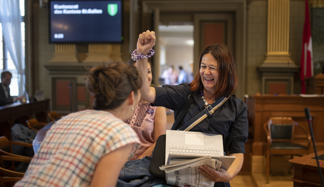 Katrin Schulthess hat allen Grund, sich zu freuen: Sie hat für die gehörlosen Stimmberechtigten bessere Abstimmungsinformationen erwirkt.