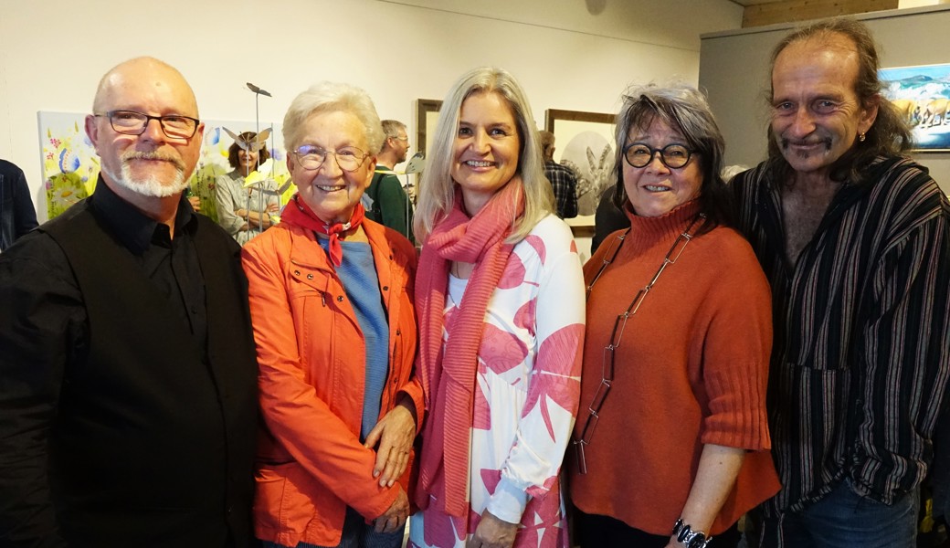 Die fünf Kunstschaffenden der aktuellen Ausstellung: Gregor Dörig, Agnes Bischof-Dudli, Janine Holenstein, Vreni Gschwend und Sven Michael Scherrer (von links). 