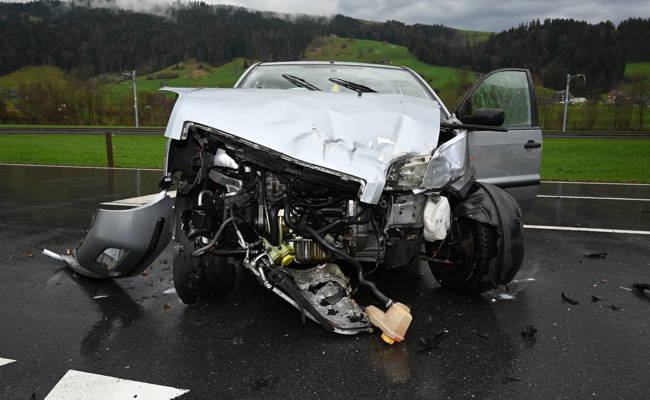 Kollision zwischen zwei Autos