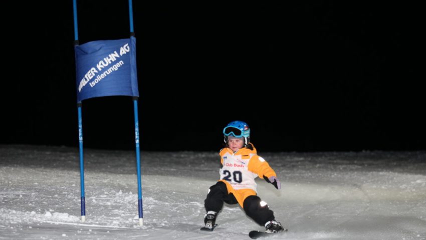  Keiner zu klein, um ein Nacht-Skirennfahrer zu sein. 
